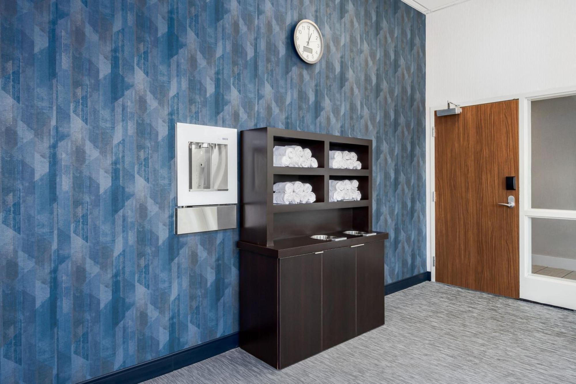 Courtyard By Marriott Columbus Феникс-сити Экстерьер фото