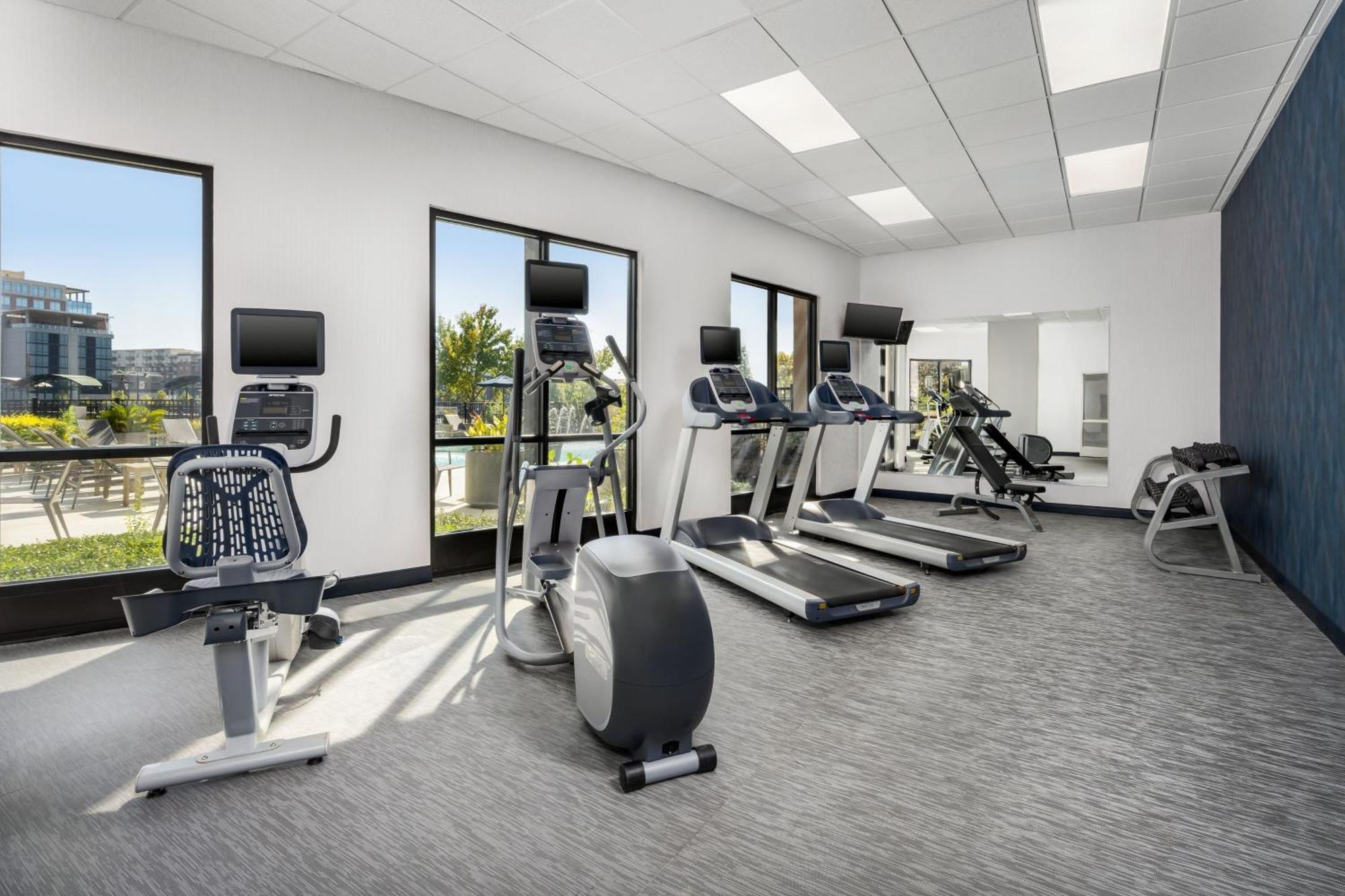 Courtyard By Marriott Columbus Феникс-сити Экстерьер фото
