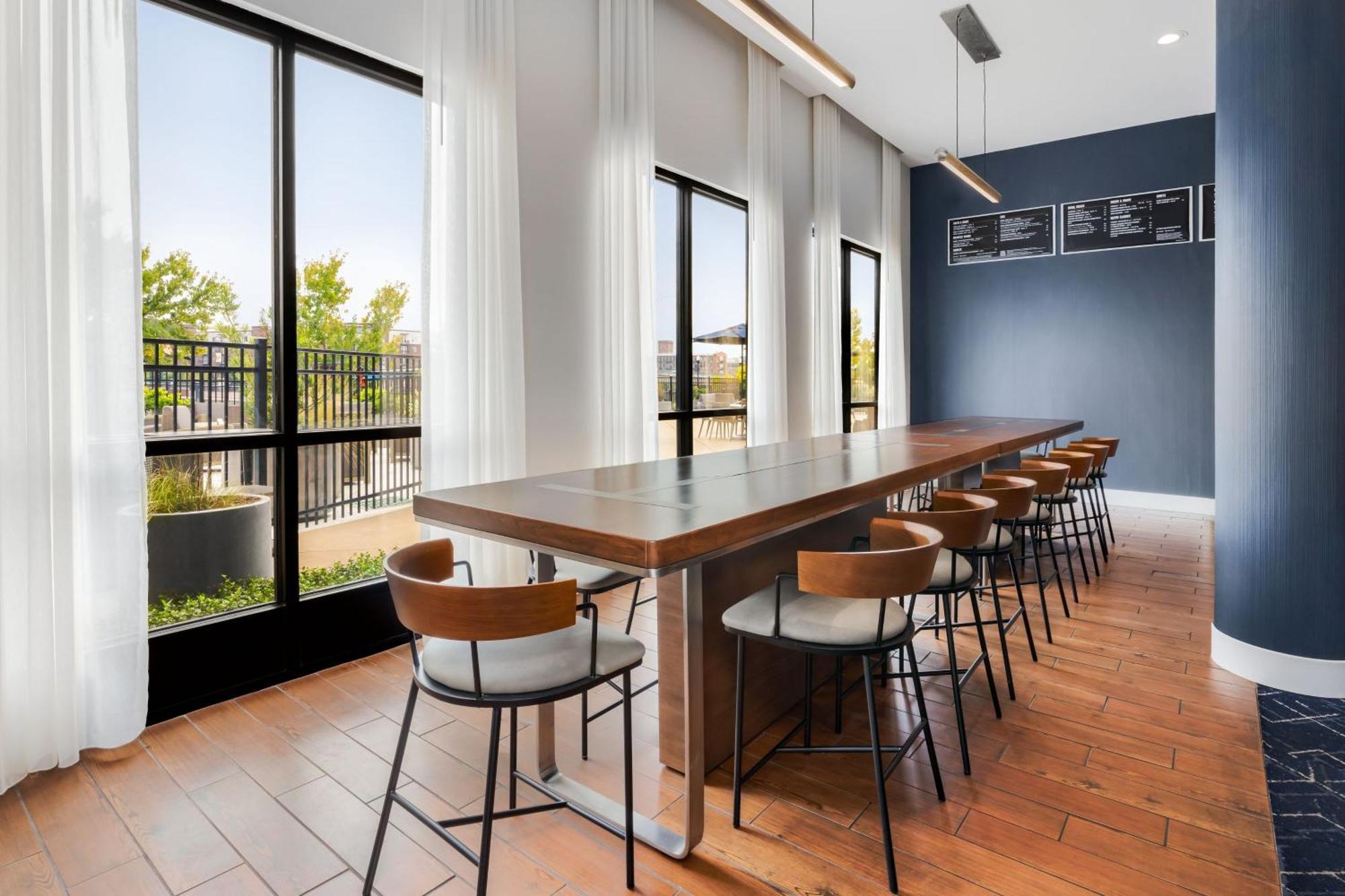 Courtyard By Marriott Columbus Феникс-сити Экстерьер фото