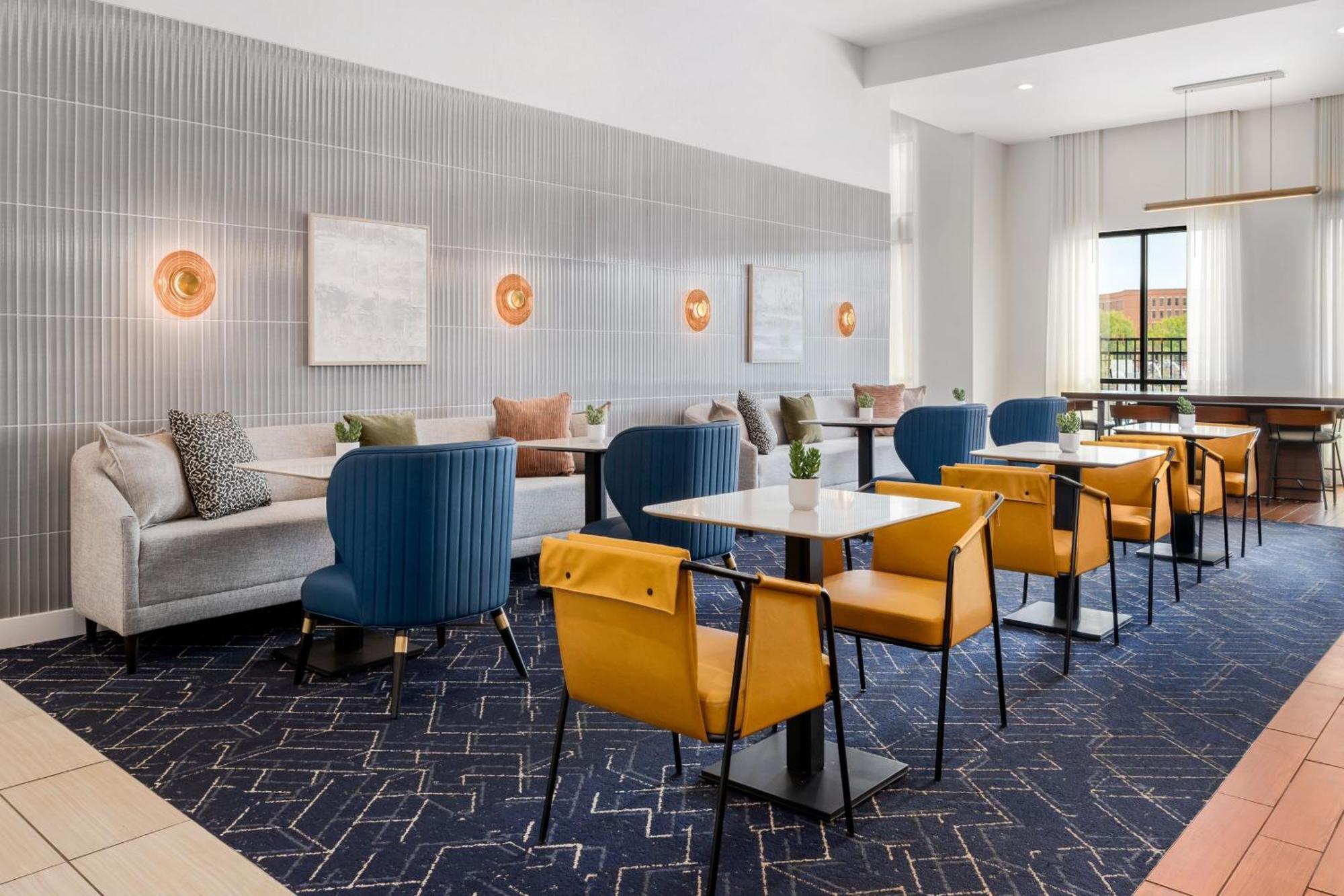 Courtyard By Marriott Columbus Феникс-сити Экстерьер фото