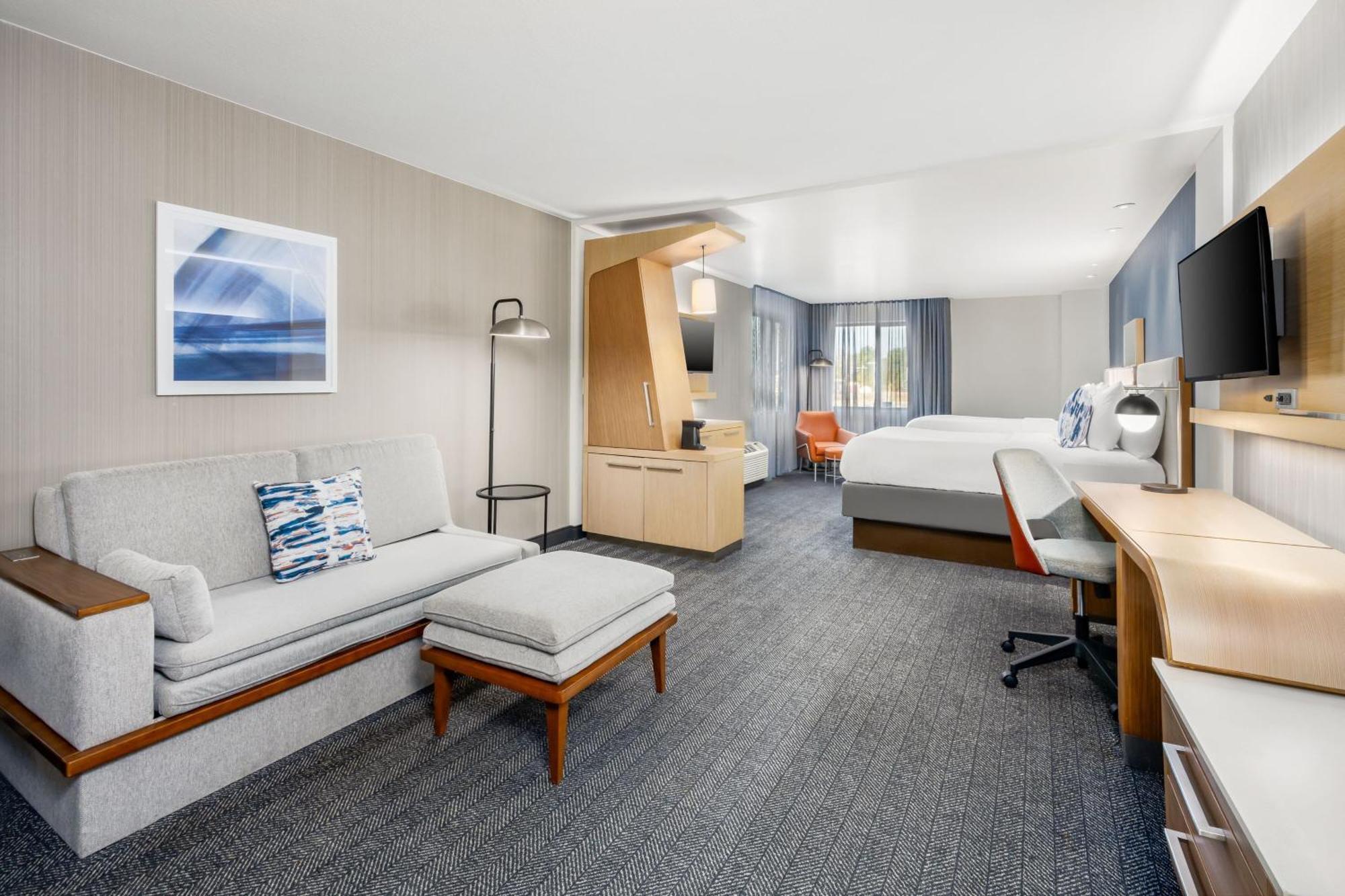 Courtyard By Marriott Columbus Феникс-сити Экстерьер фото